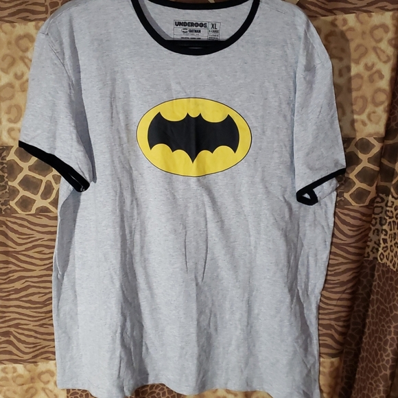 ⭐Batman tee - Picture 1 of 3